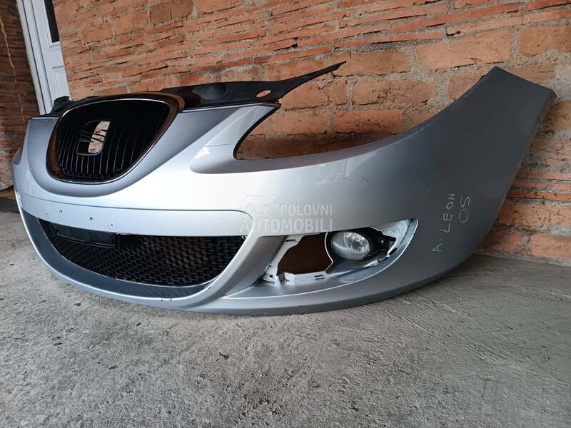 Prednji branik sivi za Seat Leon od 2005. do 2009. god.