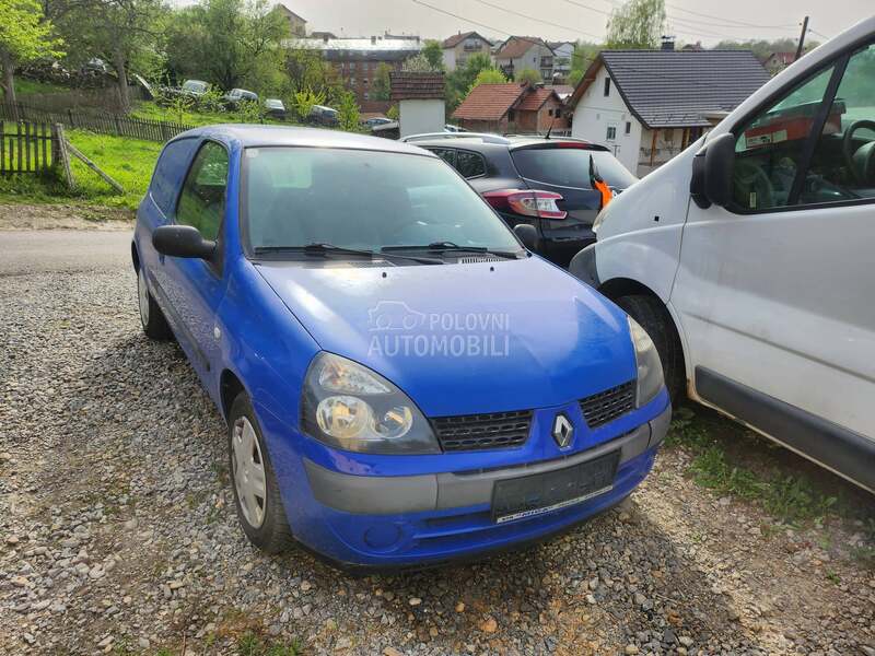 prednji branik za Renault Clio od 2001. do 2006. god.