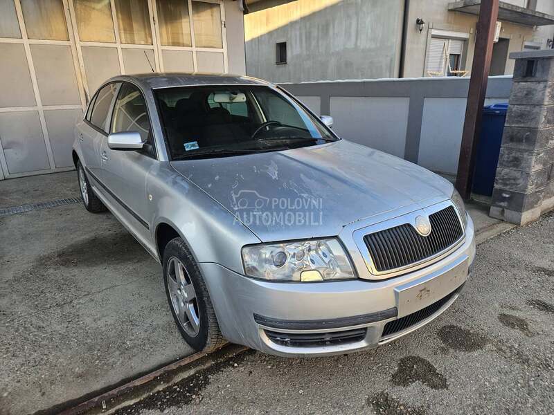 Škoda Superb 2006. god. -  kompletan auto u delovima
