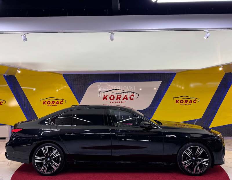 BMW M760E 2024 photo 5