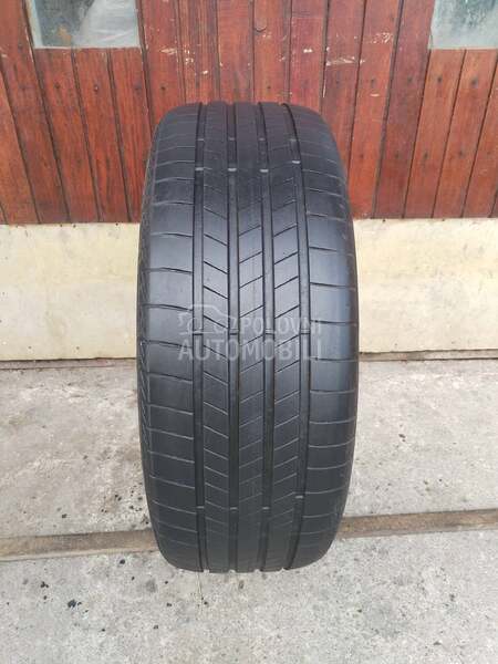 Bridgestone 235/45 R21 Letnja