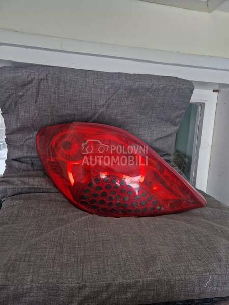 Lampa leva za Peugeot 207 od 2006. do 2010. god.