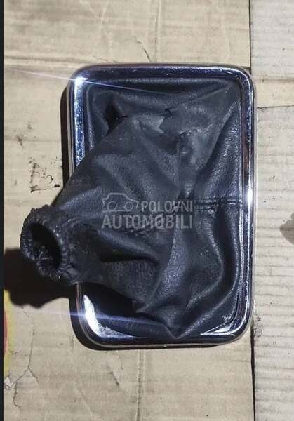 Hrom Lajsna oko Ručice Menjača za Peugeot 407