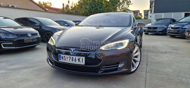 Tesla Model_S 2013 photo 2
