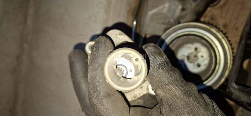 kuciste termostata 1.2 benzin za Fiat Punto