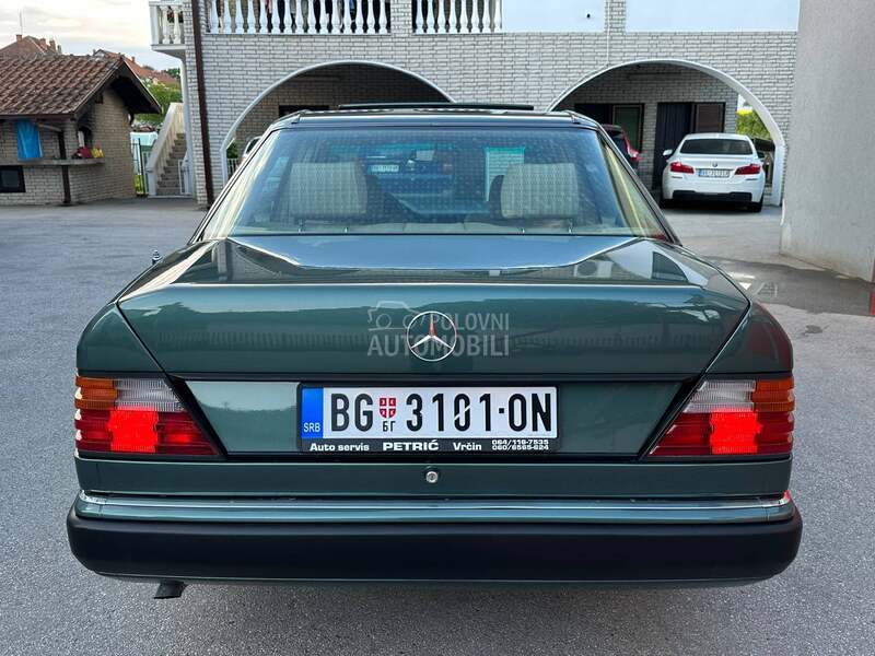 Mercedes-Benz 200E 1993 photo 5