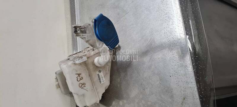 Rezervoar tecnosti za stakla za Audi A3