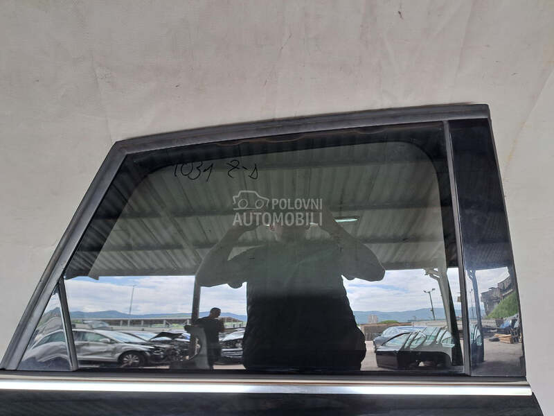 STAKLO za Audi Q3