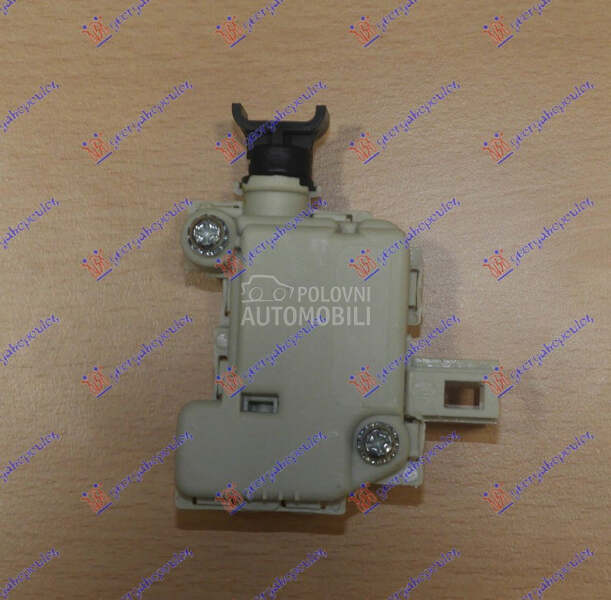 MOTOR BRAVE ZA CENTRALNO ZAKLJ za Volkswagen Bora od 1998. do 2005. god.