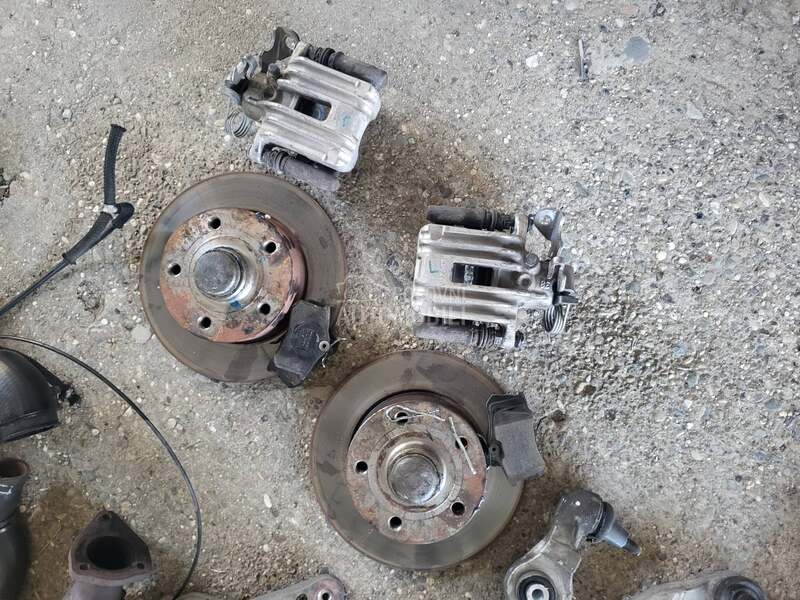 Zadnja leva,desna klešta za Audi A4 od 1995. do 2001. god.