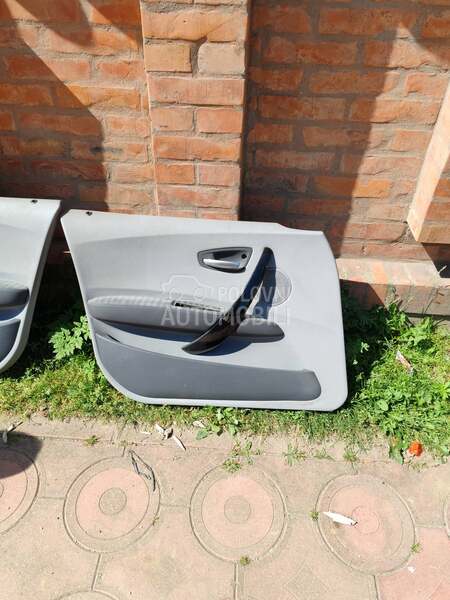 tapacir e87 za BMW Serija 1 od 2004. do 2011. god.
