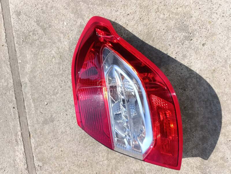 stop lampa desna za Citroen C4 od 2011. do 2016. god.