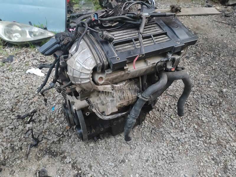 MINI Cooper S 1.6b 2005. god. -  kompletan auto u delovima