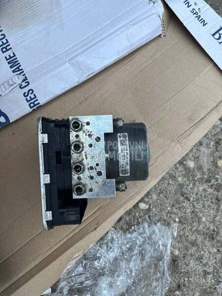 ABS centrala za Volkswagen Passat B8