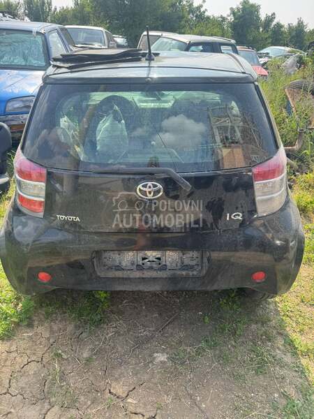 Toyota iQ 1.0MTM 2010. god. -  kompletan auto u delovima