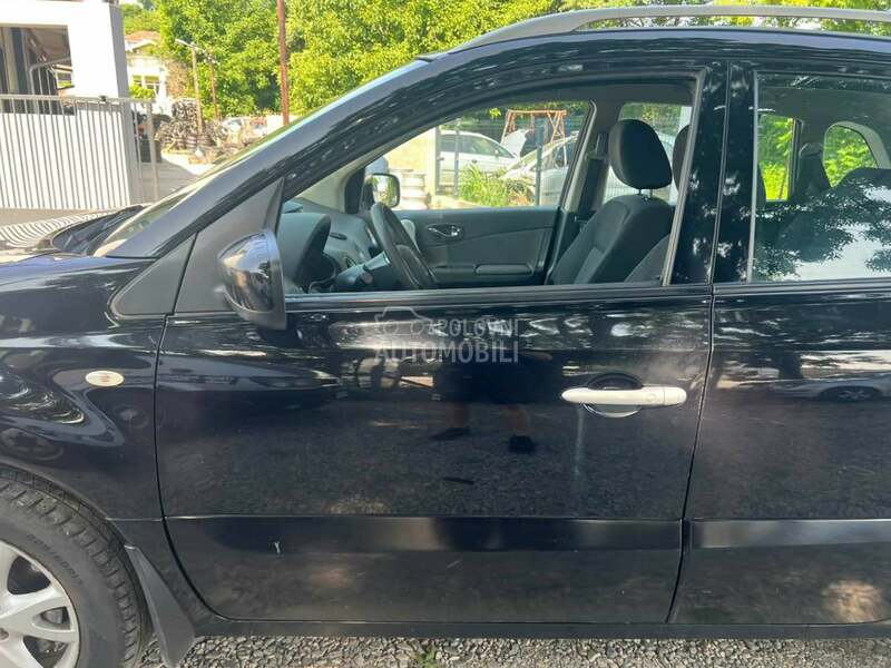 Vrata prednja leva crna NV676 za Renault Koleos od 2008. do 2016. god.