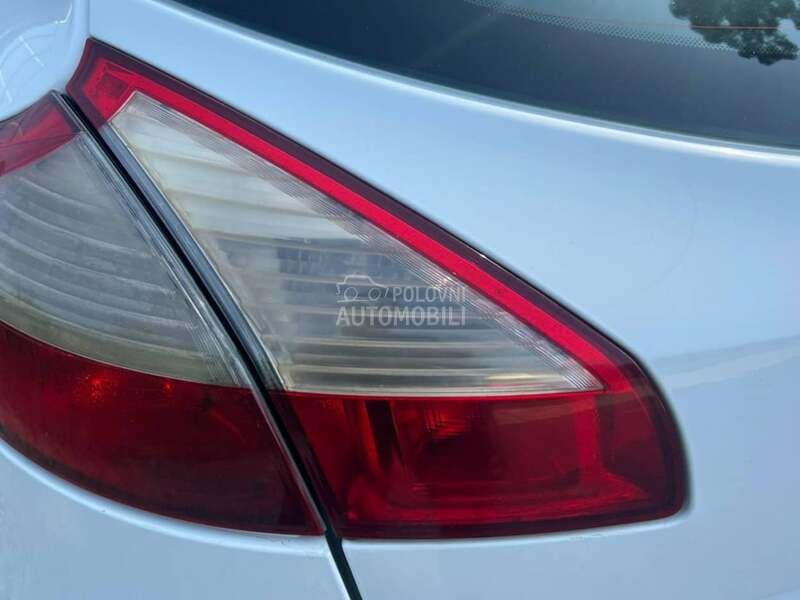 Stop svetlo gepeka levo (hečbek) za Renault Megane od 2008. do 2012. god.