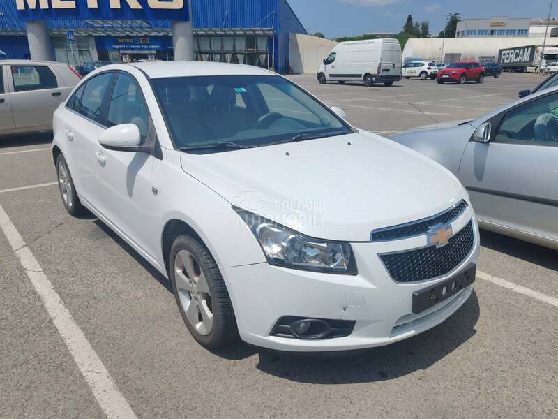Chevrolet Cruze cruze 2009. god. -  kompletan auto u delovima
