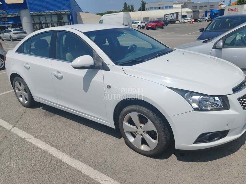 Delovi za Chevrolet Cruze cruze 2010. god.