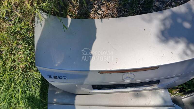 gepek vrata za Mercedes Benz E 124, E 200, E 220 ... od 2002. do 2008. god.