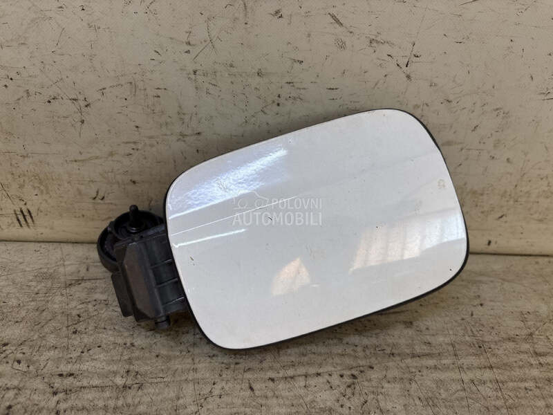 POKLOPAC REZERVOARA za Audi A4