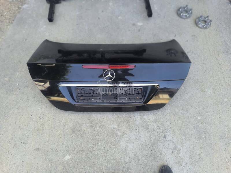 gepek vrata za Mercedes Benz E Klasa od 2002. do 2008. god.