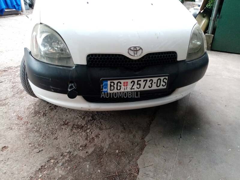 Delovi za Toyota Yaris 2000. god.