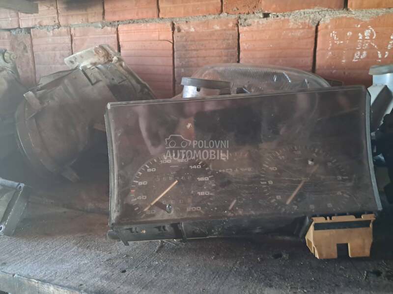 Razni delovi za Volkswagen Golf 2, Golf 3, Passat B3 ... od 1987. do 1998. god.