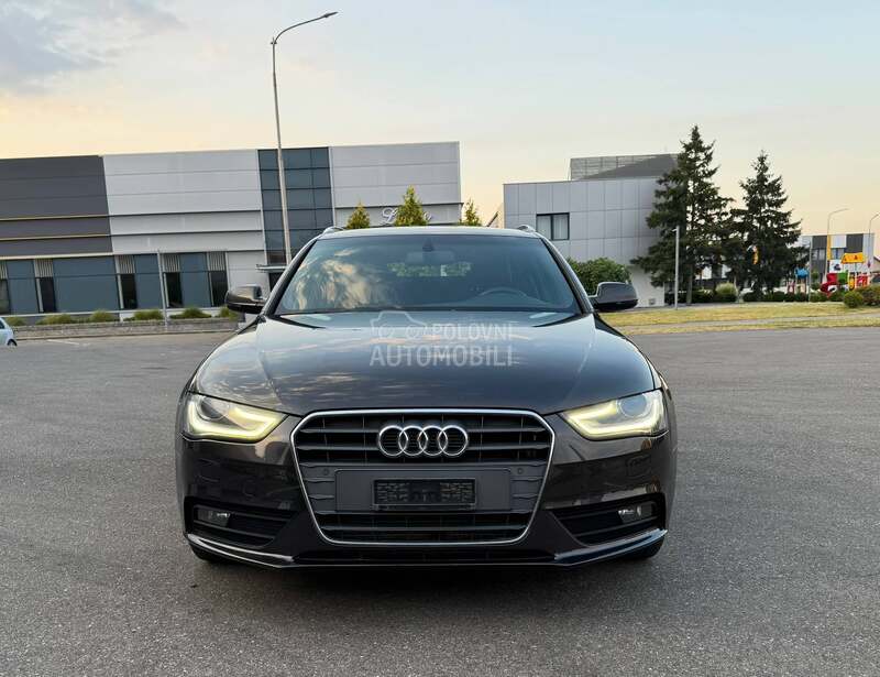 Audi A4 2013 photo 2