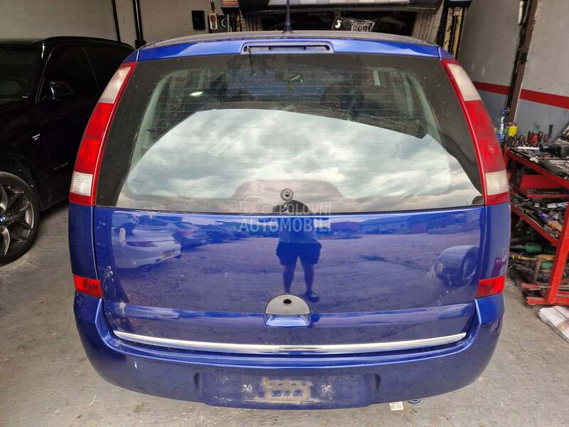 Gepek vrata plava boja z21b za Opel Meriva