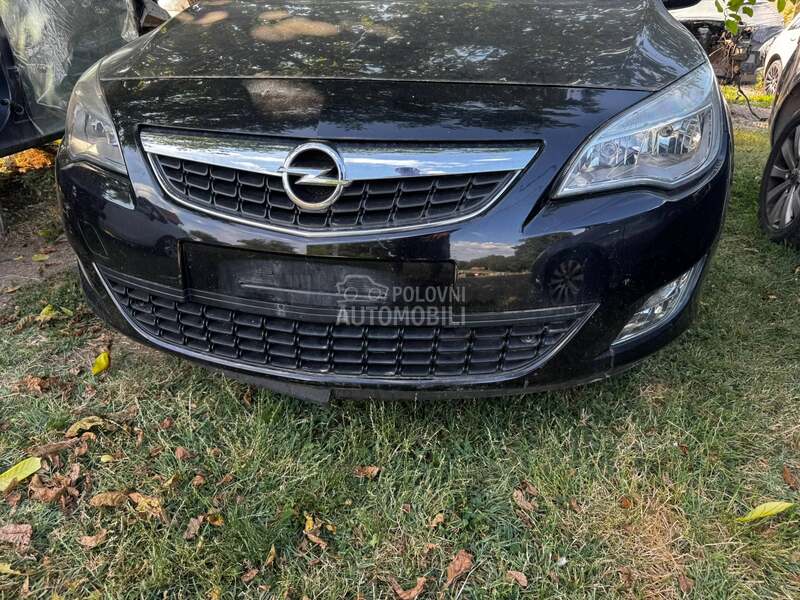 Prednji Branik 20 R za Opel Astra J od 2009. do 2013. god.