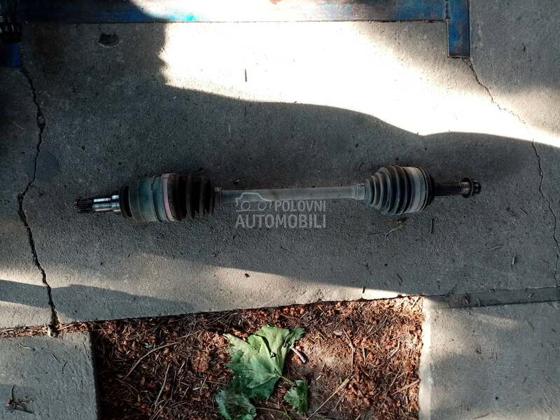 poluosovina za Toyota Yaris od 1999. do 2004. god.