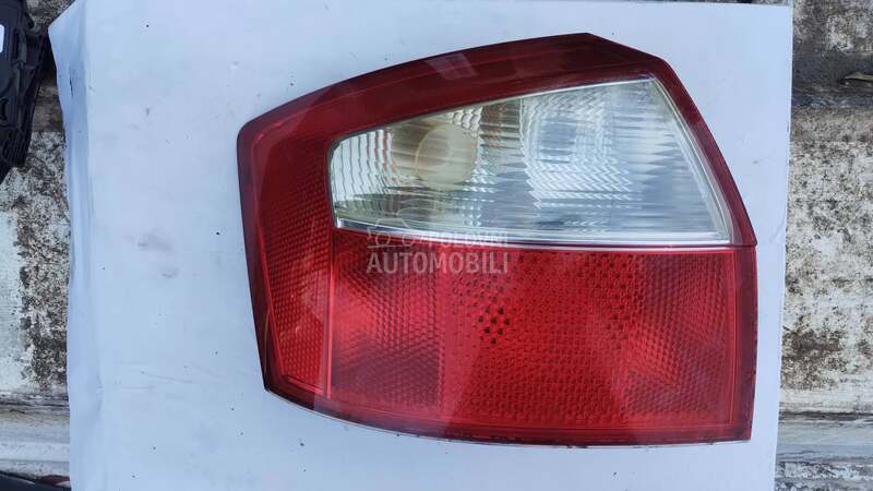 Stop svetlo za Audi A4
