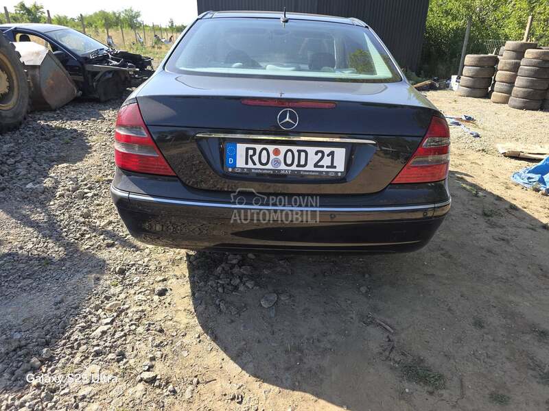 W211 Zadnji Branik Limuzina za Mercedes Benz E Klasa od 2002. do 2006. god.