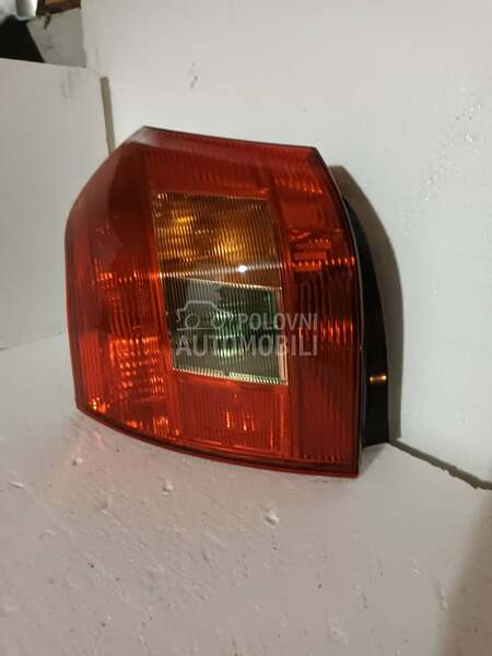 leva stop lampa za Toyota Corolla od 2002. do 2004. god.