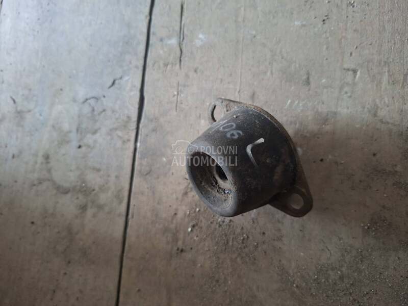 nosac motora za Peugeot 106