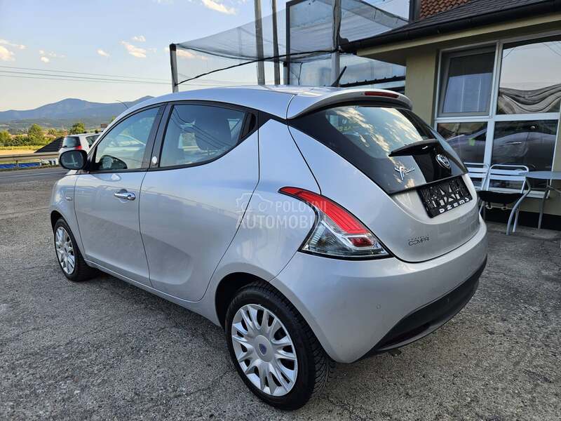 Lancia Ypsilon 2012 photo 4