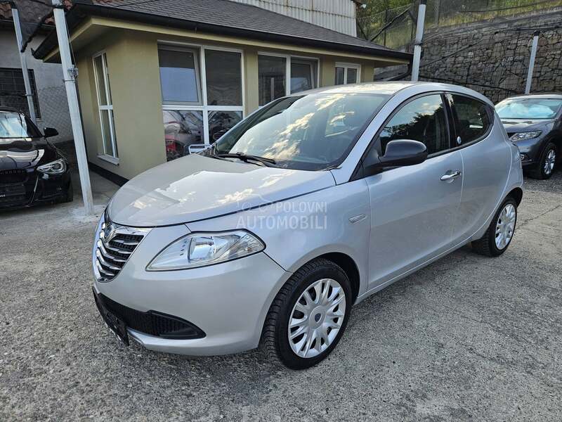 Lancia Ypsilon 2012 photo 2
