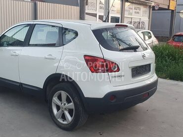 Nissan Qashqai 1.6, 5.300 €, 2008. Džip/SUV, Benzin | 1598 cm3, 220.000 km, 84kW (114 KS), Manuelni 5 brzina, 4/5 vrata, 5 sedišta, Sombor