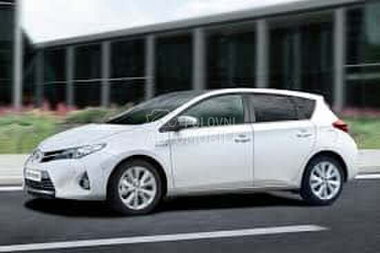 Toyota Auris 12-15 god -  kompletan auto u delovima