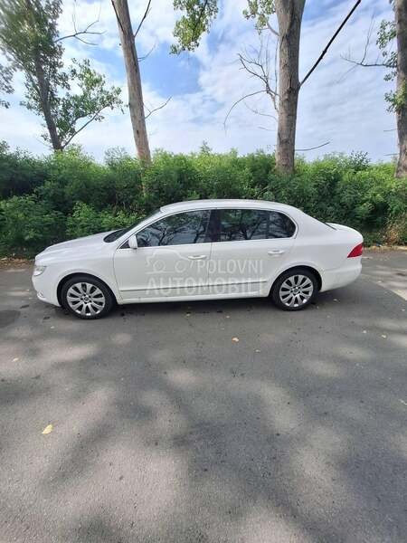 Škoda Superb 2010. god. -  kompletan auto u delovima