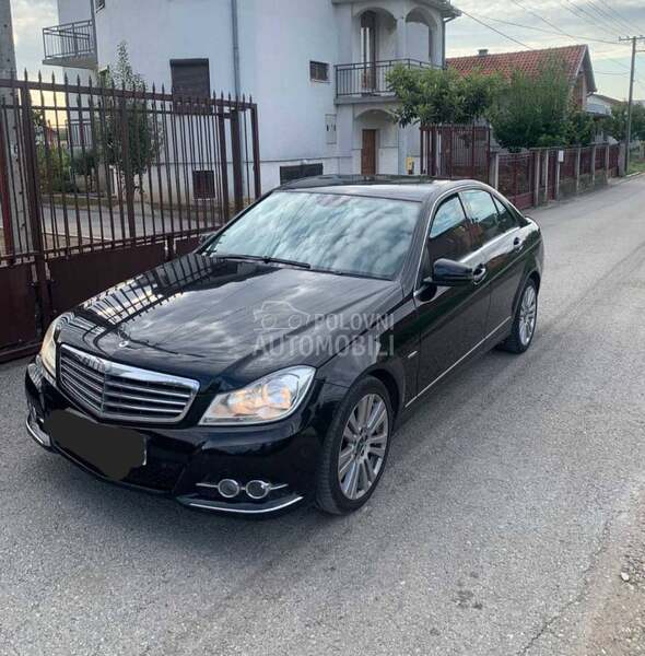 Instrument tabla za Mercedes Benz C Klasa od 2008. do 2013. god.