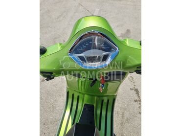 Vespa PIAGGIO VESPA GTS 300 (može zamena), 3.800 €, 2015. , 278 cm3, 27.500 km, 15kW (20 KS), Scooter, Niš