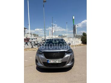 Peugeot 2008 , 12.890 €, 2020. Džip/SUV, Benzin | 1199 cm3, 77.000 km, 74kW (101 KS), Manuelni 6 brzina, 4/5 vrata, 5 sedišta, Niš