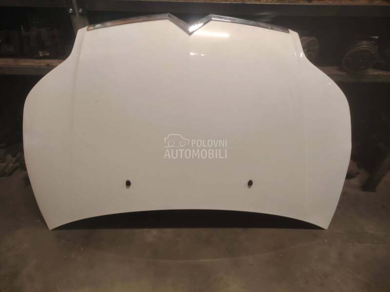 Bela hauba za Citroen C4