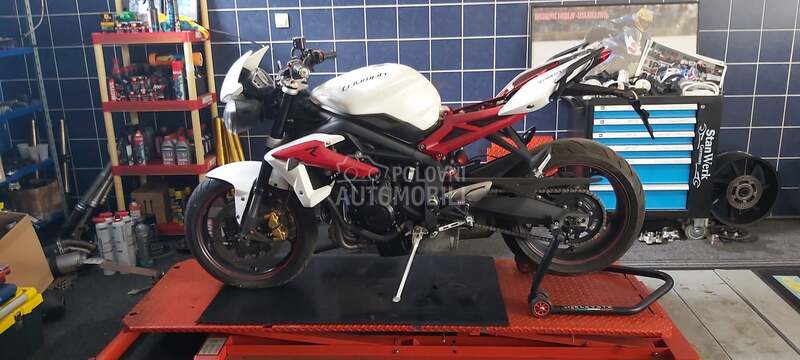 TRIUMPH 675 delovi