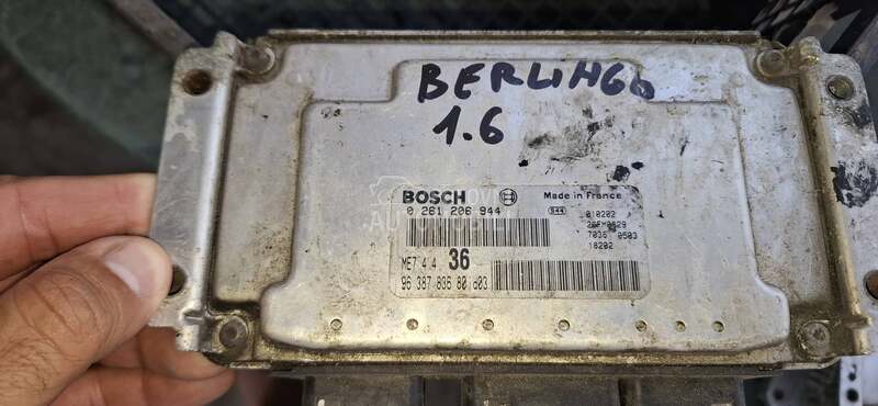 ECU Bosh 0 261 206 944/ME7.4.4 za Citroen Ostalo