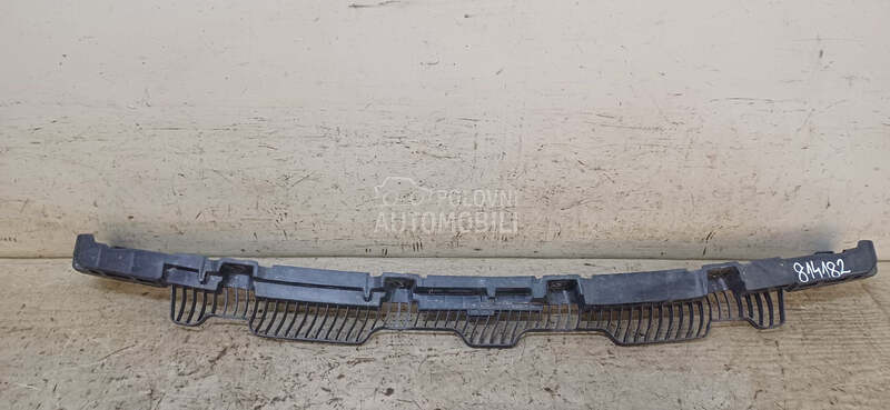NOSAC ZADNJEG BRANIKA za Volkswagen Golf 7 - 5Q6807863