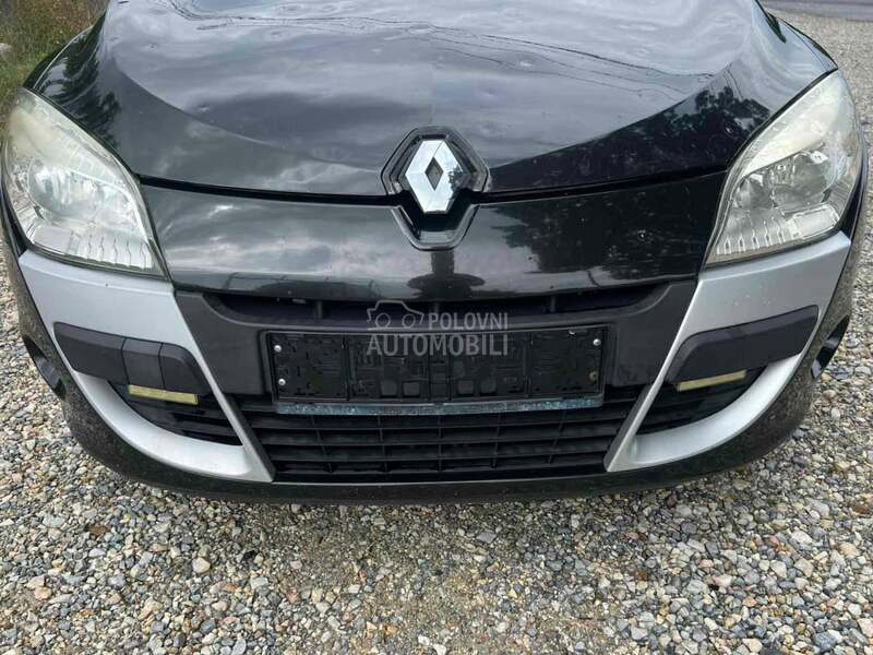 Branik prednji crni NV676 za Renault Megane od 2008. do 2016. god.
