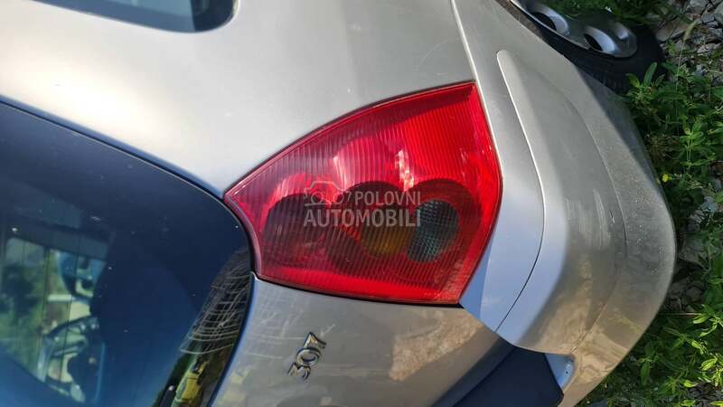 stop lampa za Peugeot 307 od 2001. do 2005. god.